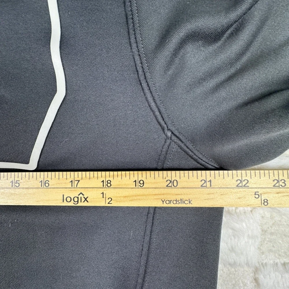 Old Navy Rec Tech Performance Gear Men's‎ Gray Quarter Zip Pullover Sweatshirt M